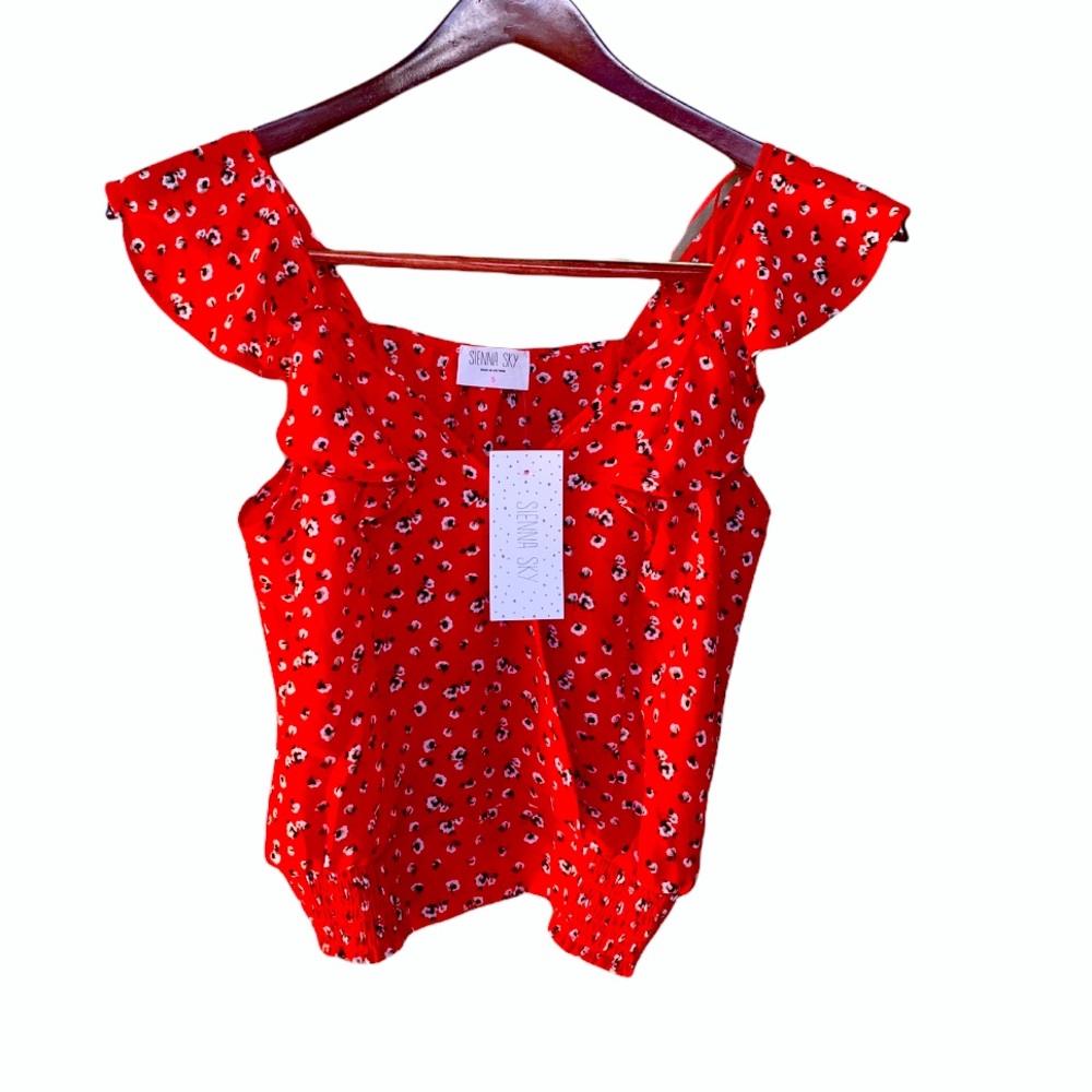 Cute Sienna Sky Red Floral  Top